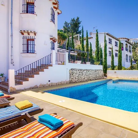 Villa Tulipe * פגו