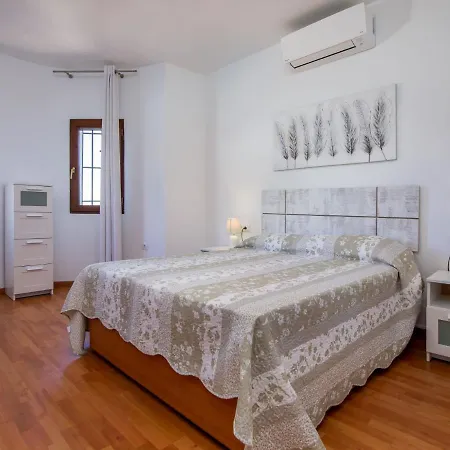 Villa Tulipe פגו